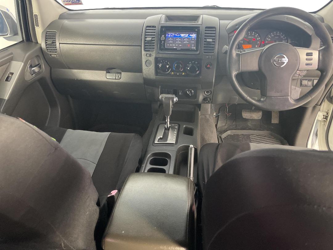 Photo '17' of Nissan Navara