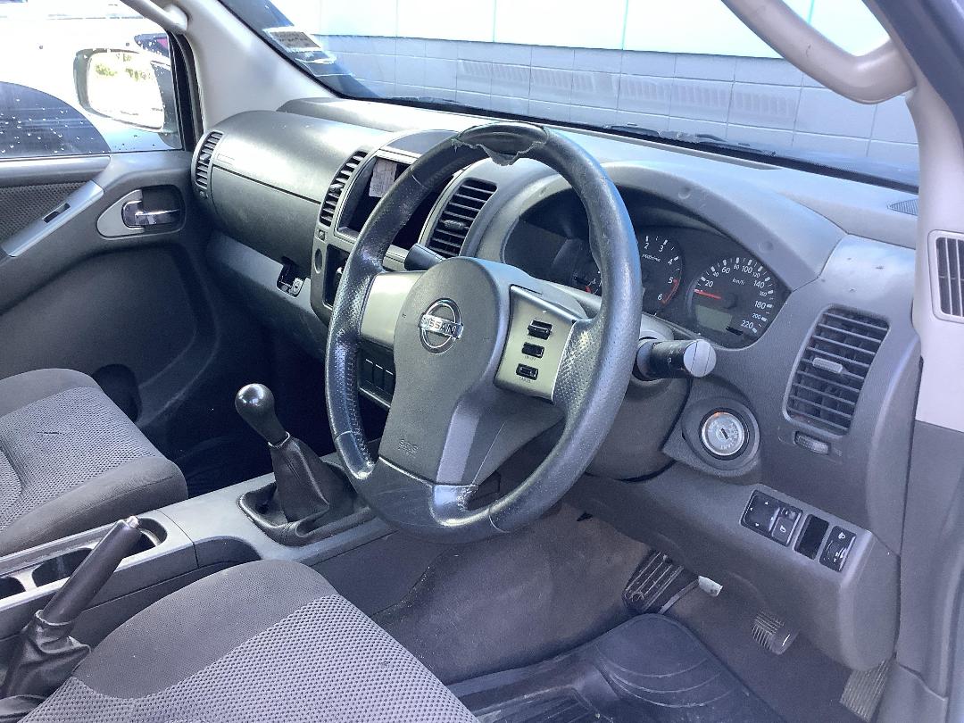 Photo '10' of Nissan Navara