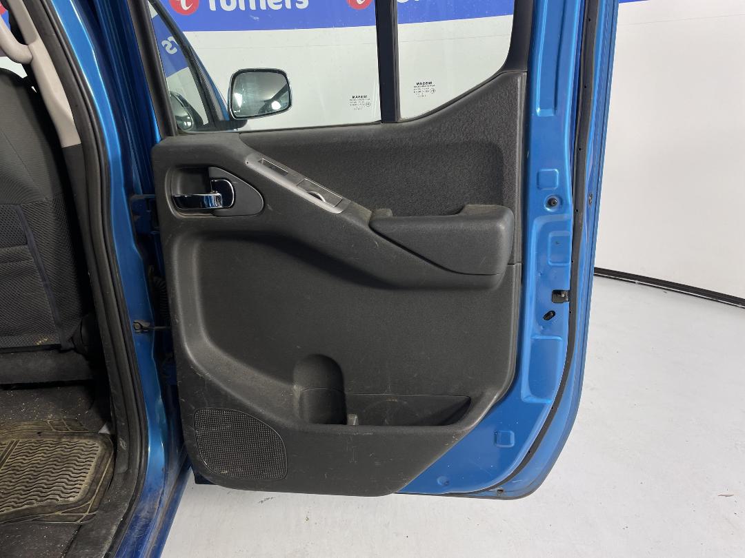 Photo '17' of Nissan Navara