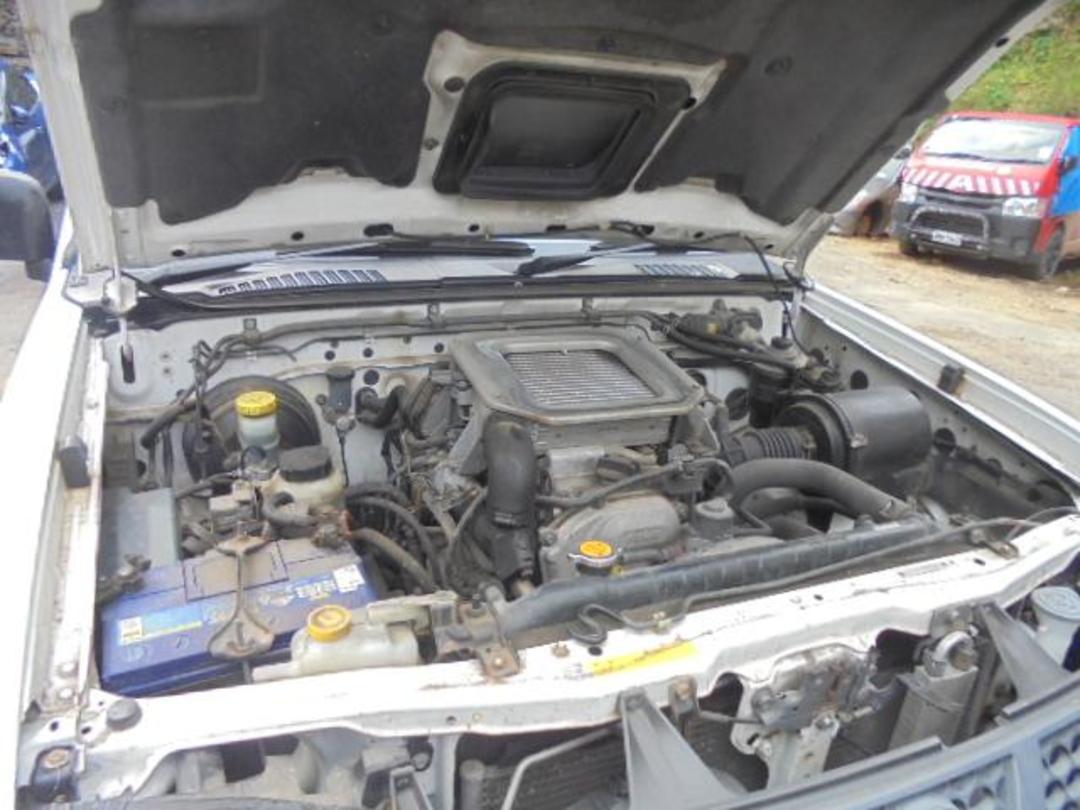 Photo '10' of Nissan Navara DC W/S AIR Photo '10' of Nissan Navara DC W/S AIR