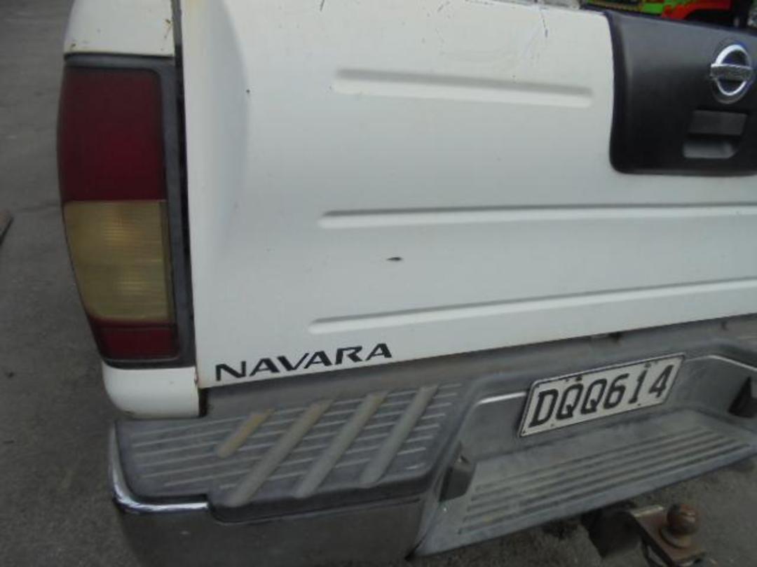 Photo '13' of Nissan Navara DC W/S AIR Photo '13' of Nissan Navara DC W/S AIR