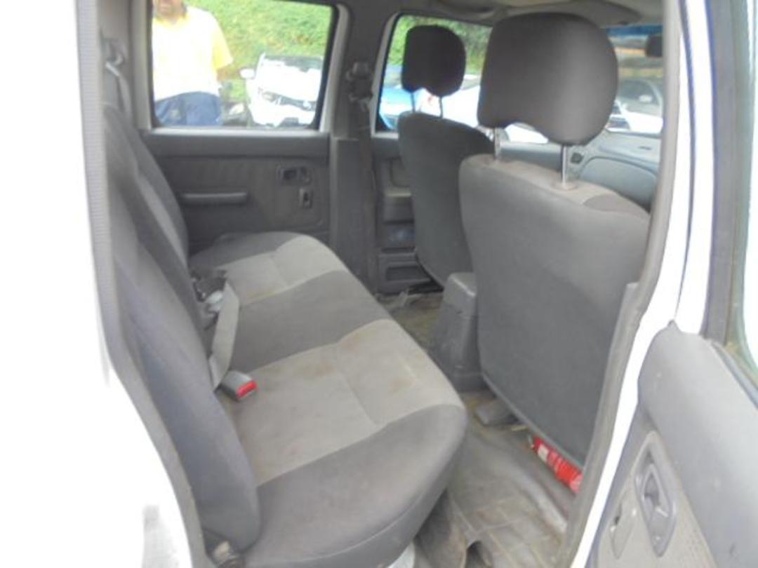 Photo '9' of Nissan Navara DC W/S AIR Photo '9' of Nissan Navara DC W/S AIR