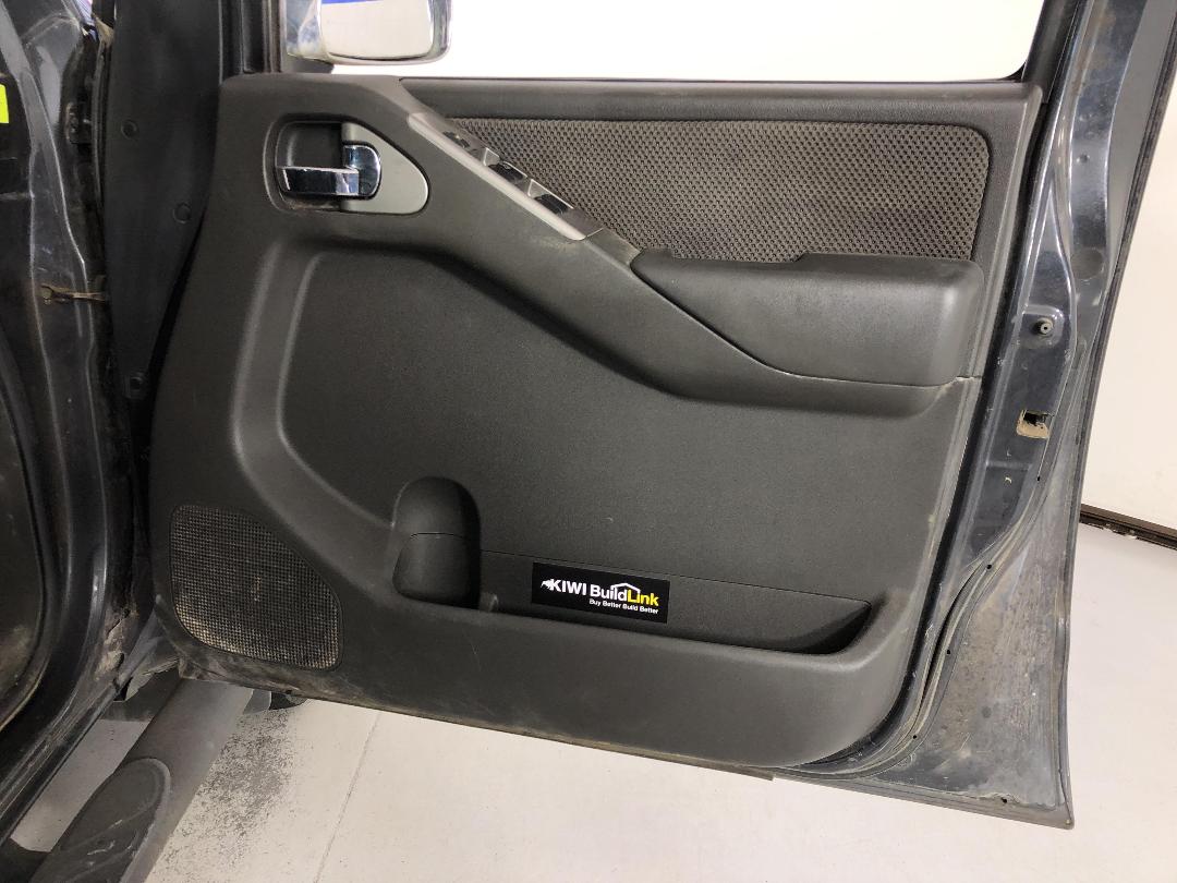 Photo '13' of Nissan Navara