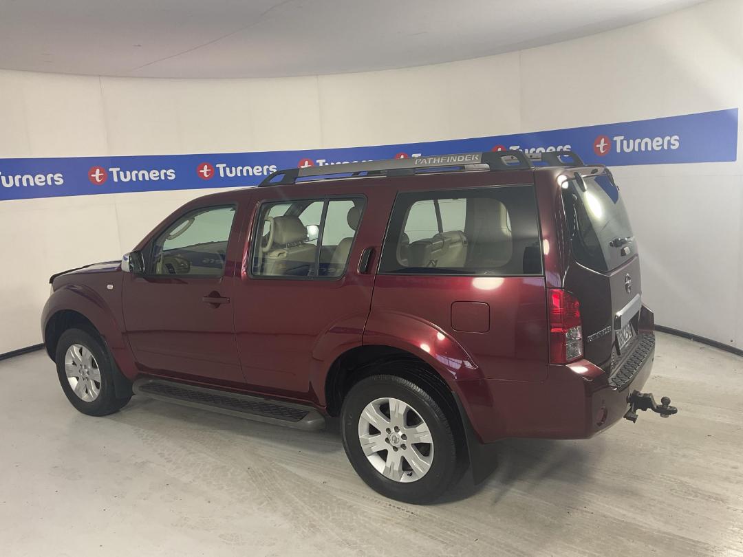 Photo '4' of Nissan Pathfinder TI