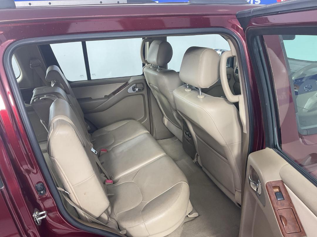 Photo '18' of Nissan Pathfinder TI