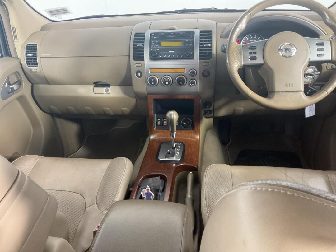 Photo '16' of Nissan Pathfinder TI