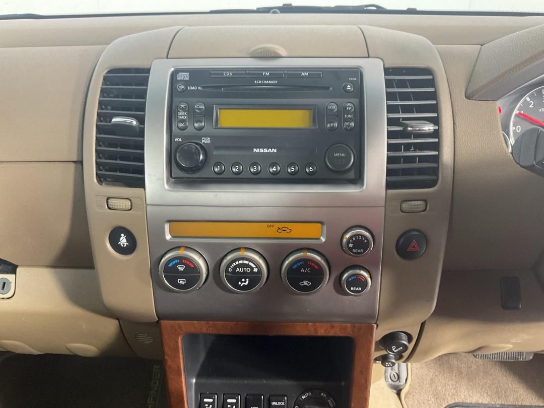 Photo '23' of Nissan Pathfinder TI