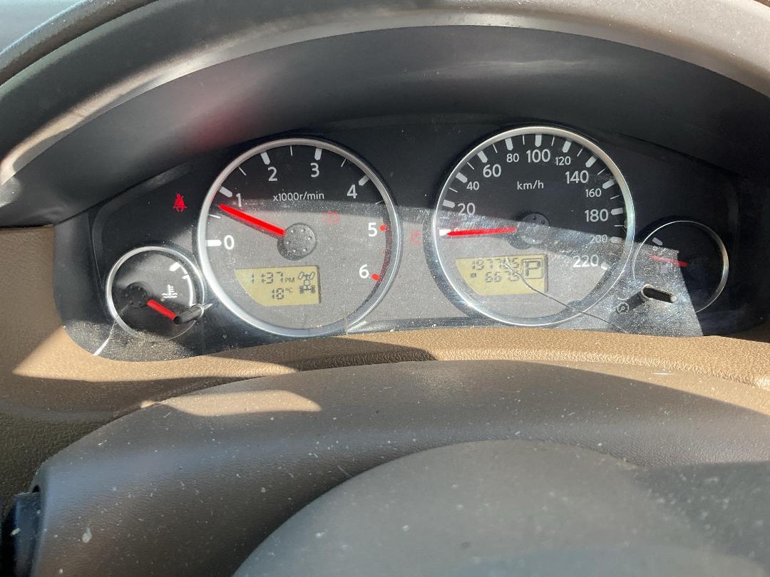 Photo '10' of Nissan Pathfinder TI