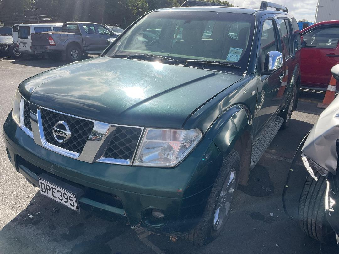 Photo '2' of Nissan Pathfinder TI