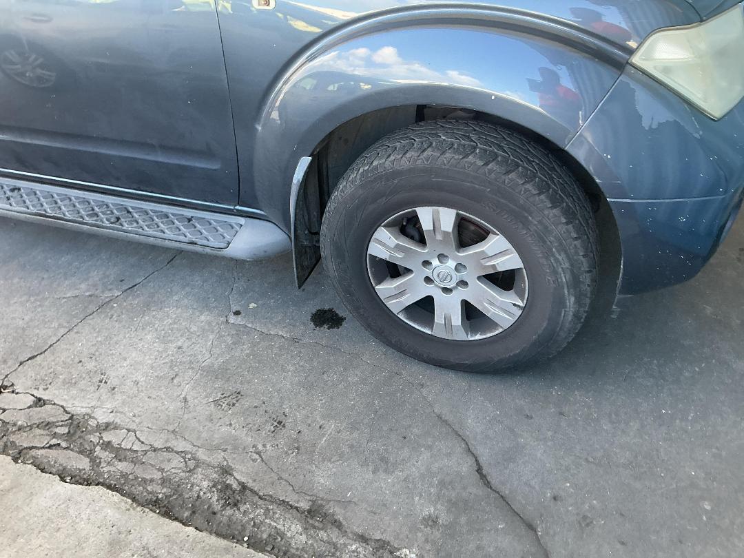 Photo '2' of Nissan Pathfinder TI