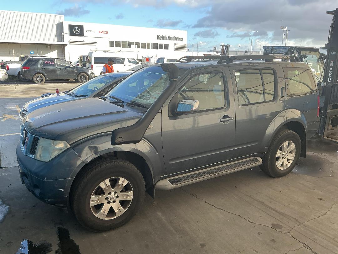 Photo '5' of Nissan Pathfinder TI