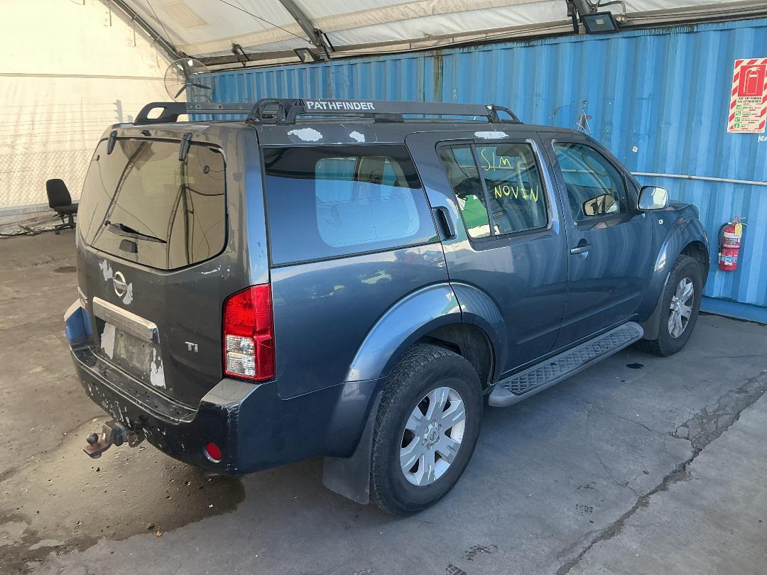 Photo '12' of Nissan Pathfinder TI