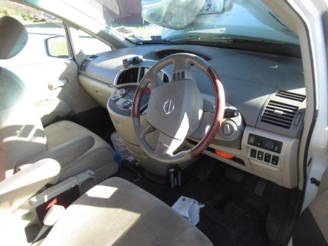 Photo '3' of Nissan Presage