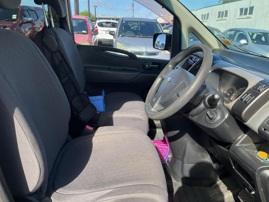 Photo '6' of Nissan Serena Photo '6' of Nissan Serena