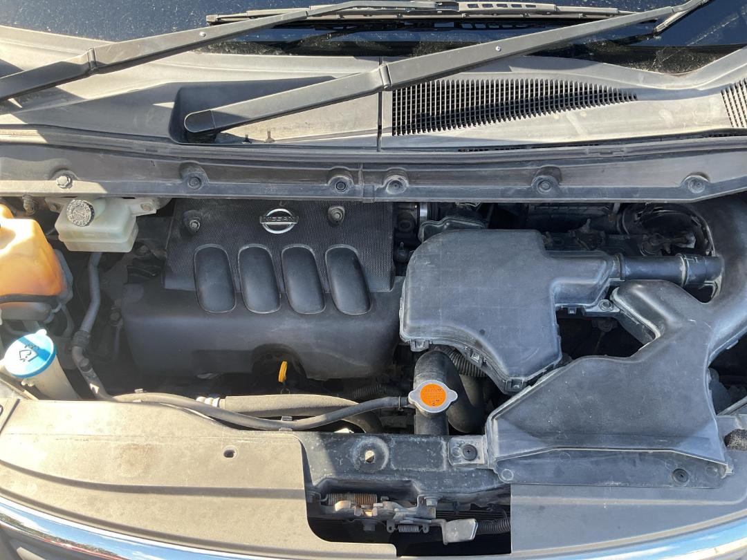 Photo '2' of Nissan Serena Photo '2' of Nissan Serena