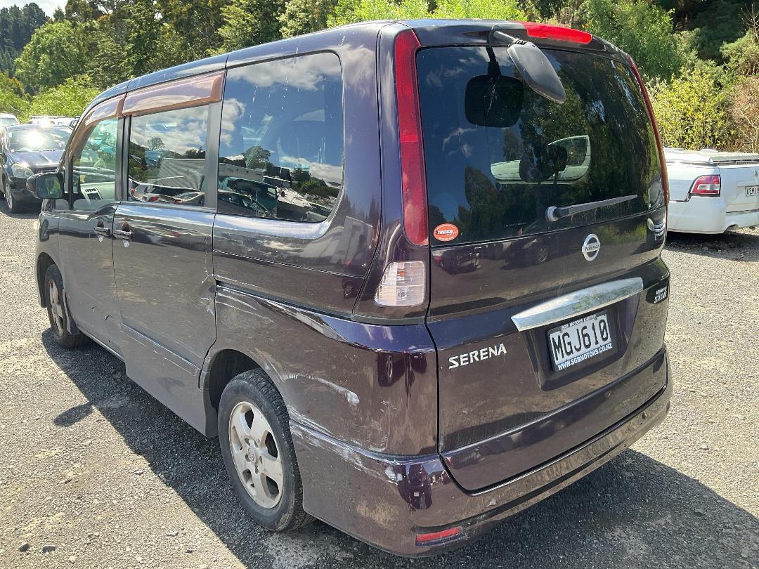 Photo '3' of Nissan Serena Photo '3' of Nissan Serena