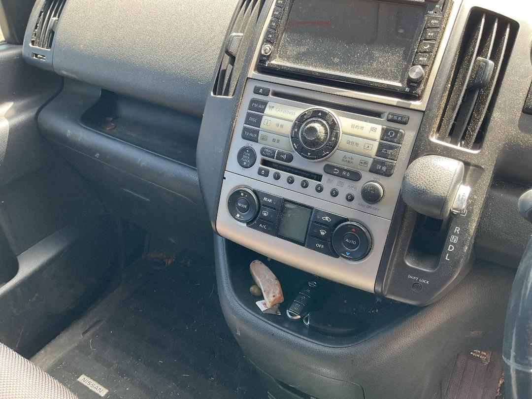 Photo '10' of Nissan Serena Photo '10' of Nissan Serena