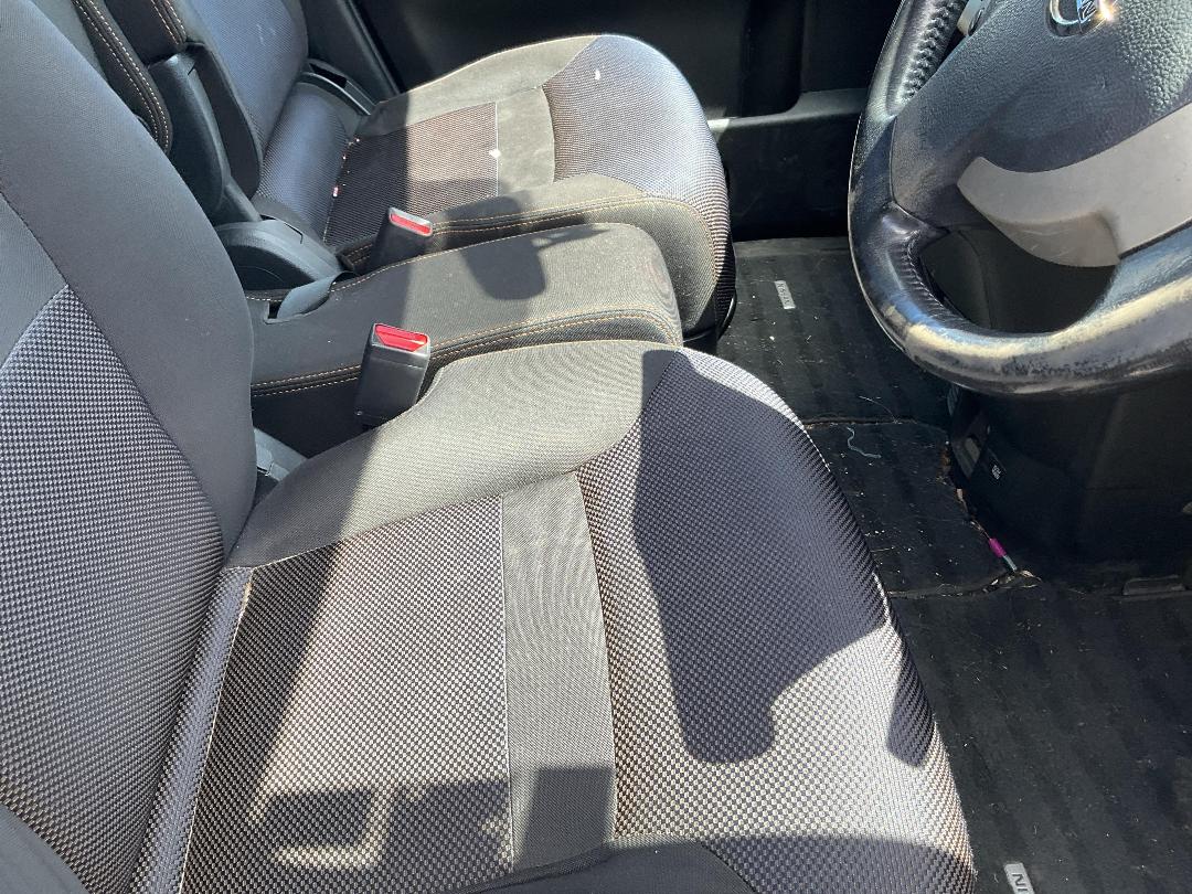 Photo '11' of Nissan Serena Photo '11' of Nissan Serena