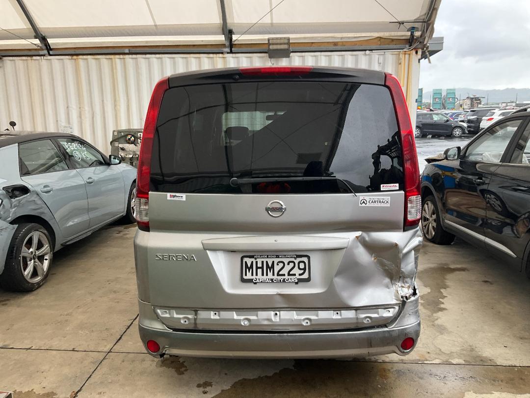 Photo '4' of Nissan Serena