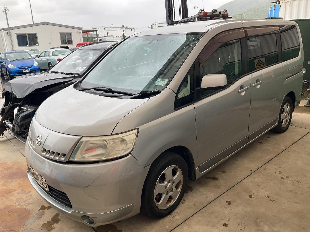 Photo '2' of Nissan Serena