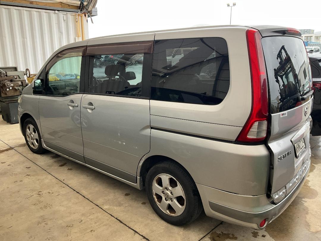 Photo '3' of Nissan Serena
