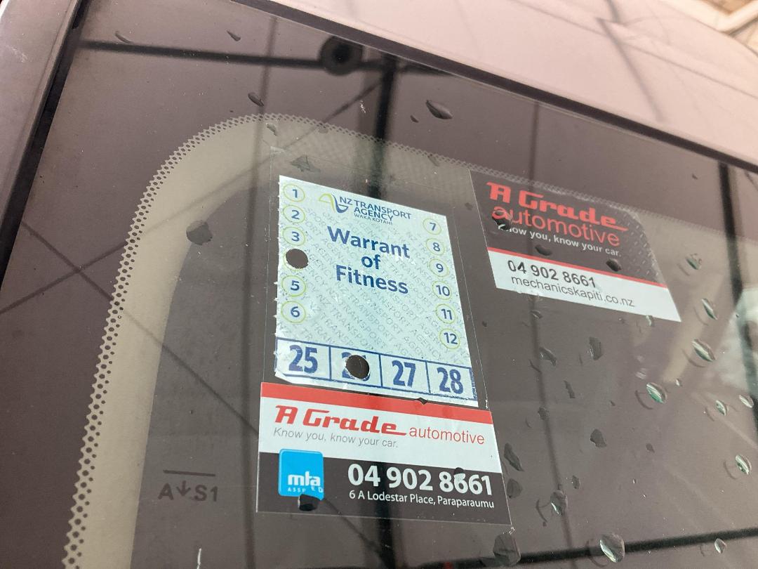 Photo '12' of Nissan Serena