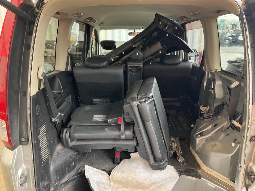 Photo '8' of Nissan Serena