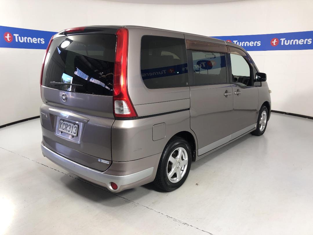 Photo '7' of Nissan Serena