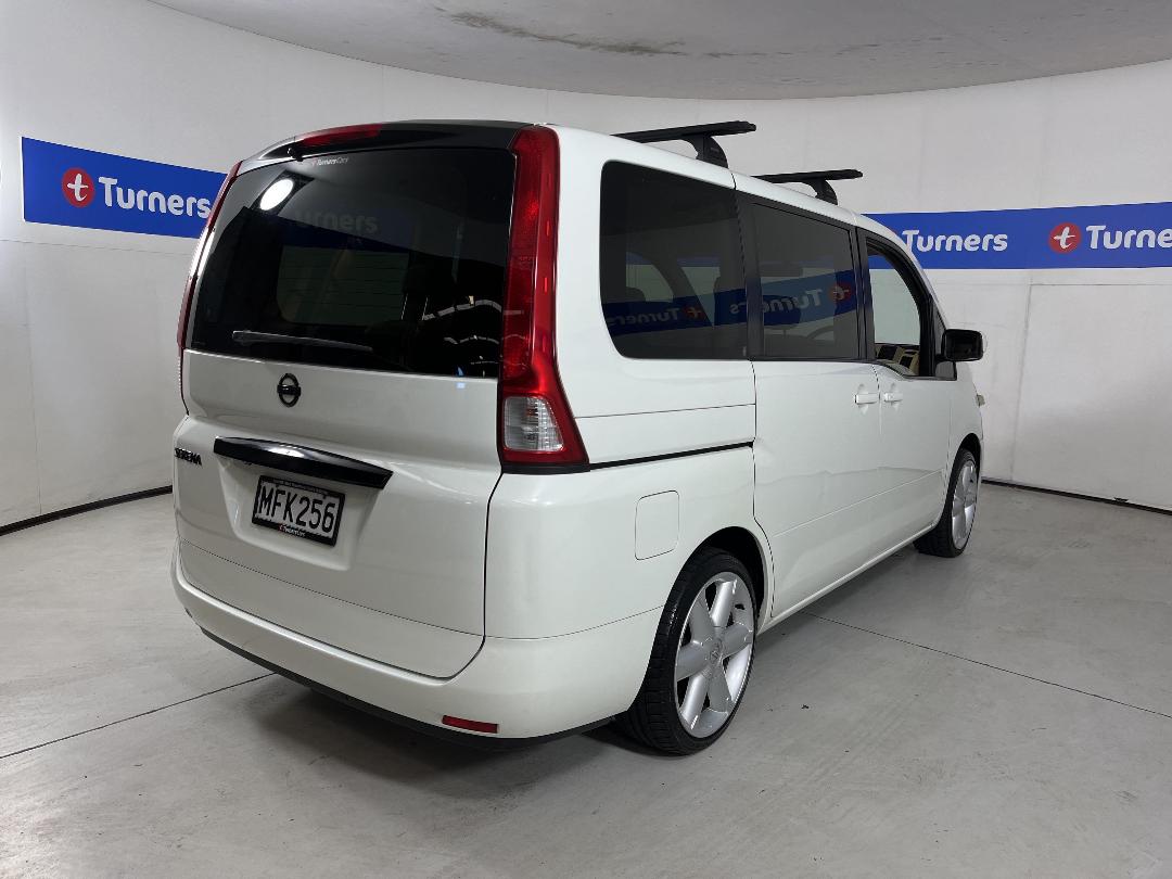 Photo '7' of Nissan Serena