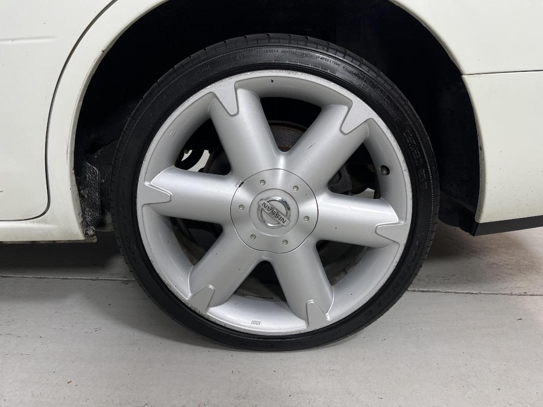 Photo '11' of Nissan Serena