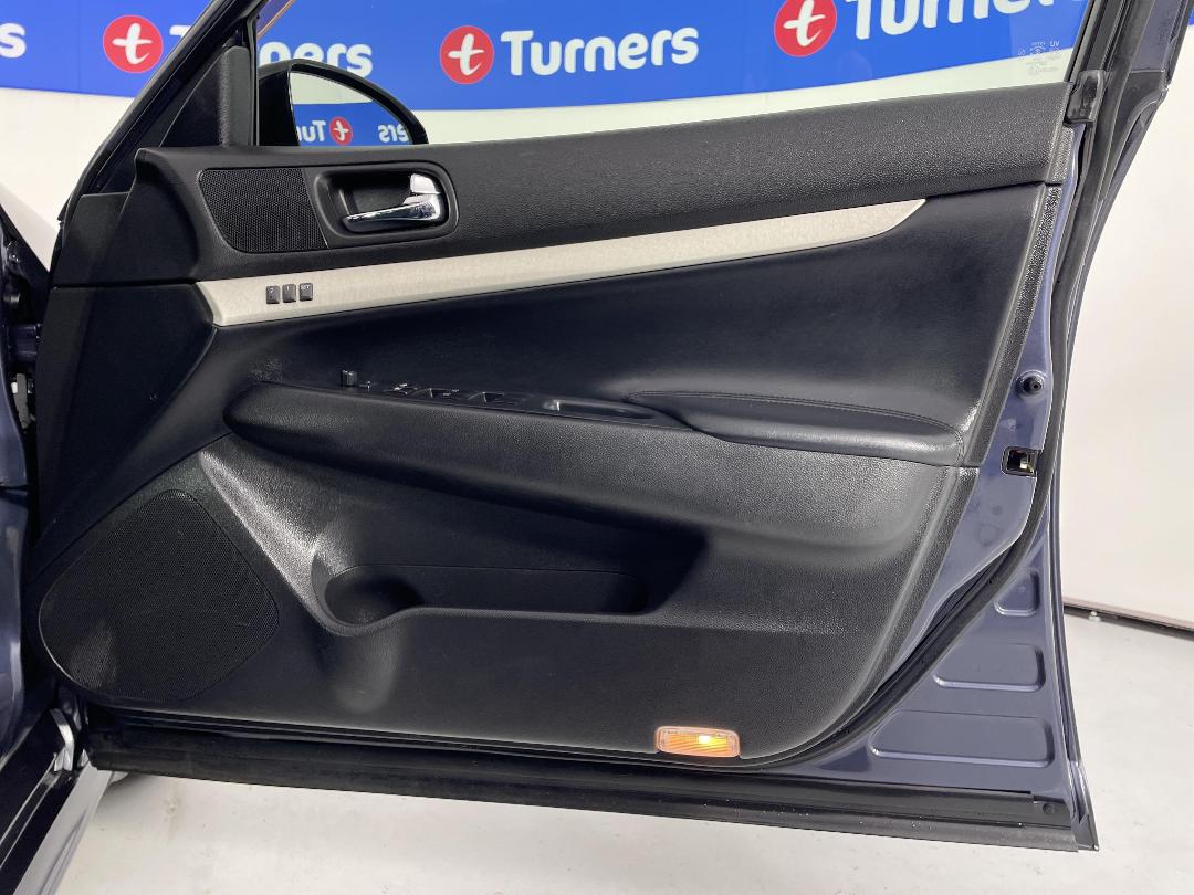 Photo '15' of Nissan Skyline