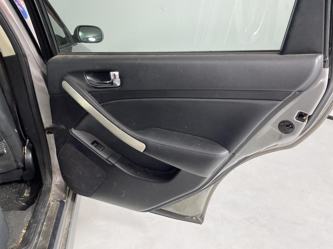 Photo '17' of Nissan Stagea Photo '17' of Nissan Stagea