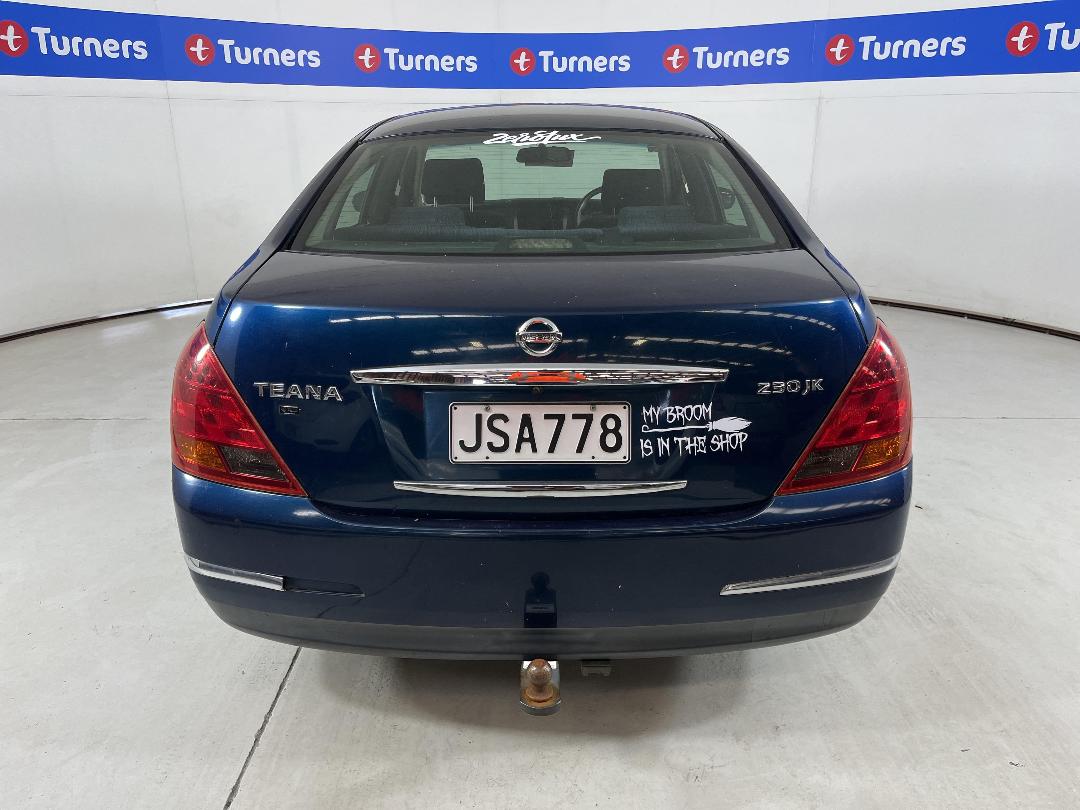 Photo '5' of Nissan Teana Photo '5' of Nissan Teana