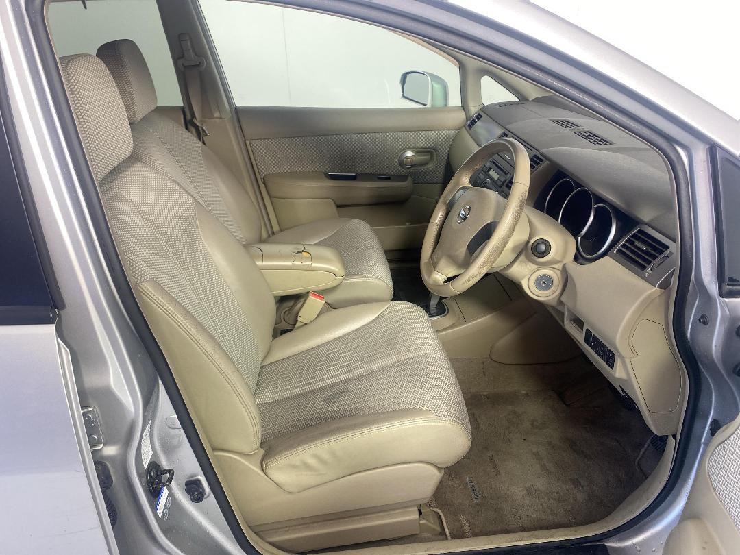 Photo '16' of Nissan Tiida Photo '16' of Nissan Tiida