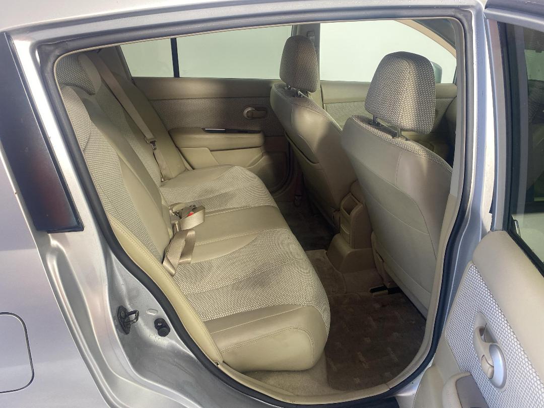 Photo '20' of Nissan Tiida Photo '20' of Nissan Tiida