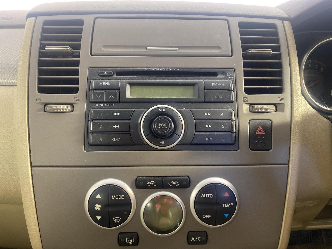 Photo '18' of Nissan Tiida Photo '18' of Nissan Tiida