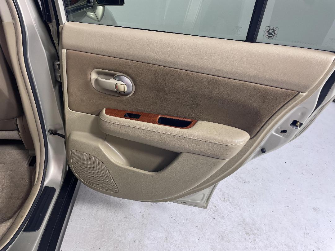 Photo '19' of Nissan Tiida Photo '19' of Nissan Tiida