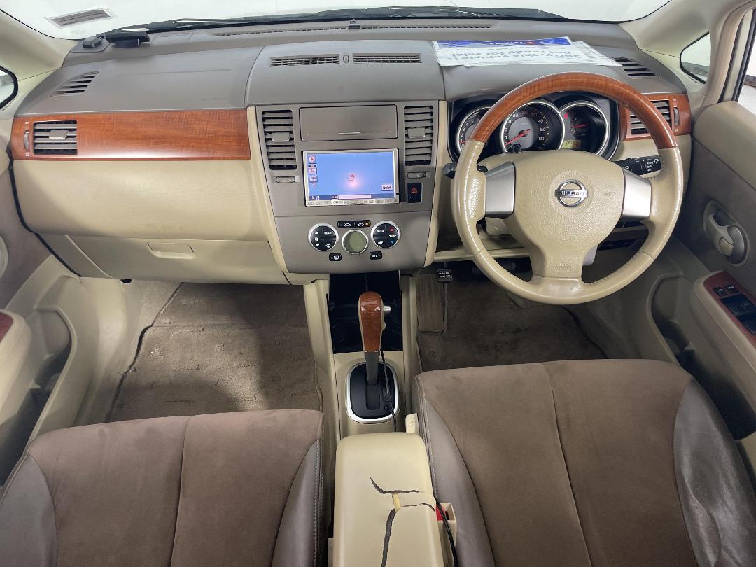 Photo '18' of Nissan Tiida Photo '18' of Nissan Tiida