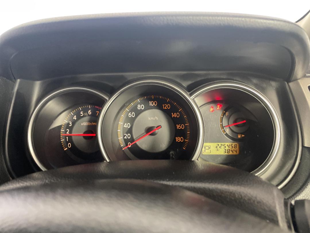 Photo '21' of Nissan Tiida Photo '21' of Nissan Tiida