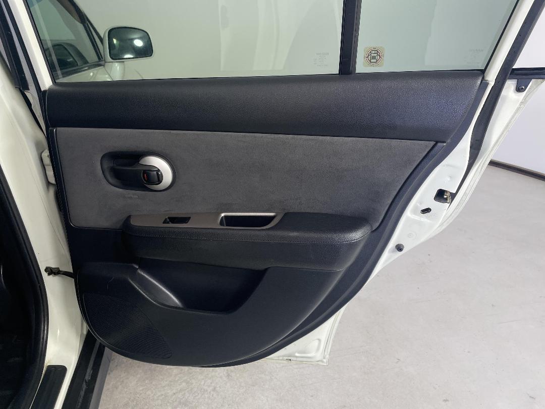 Photo '19' of Nissan Tiida Photo '19' of Nissan Tiida