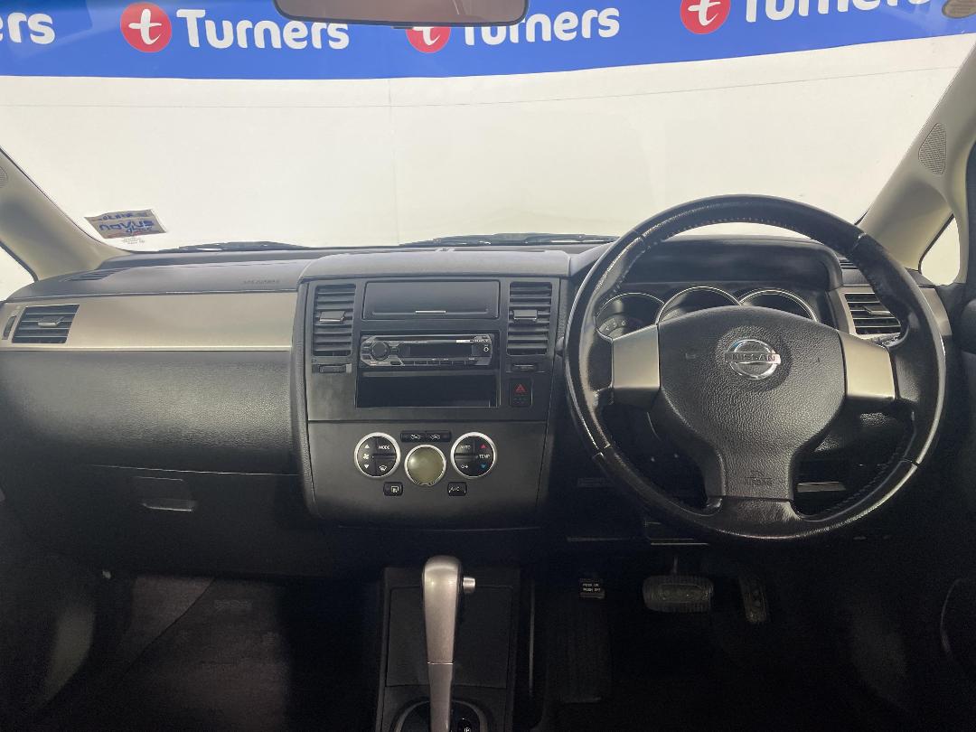 Photo '17' of Nissan Tiida Photo '17' of Nissan Tiida