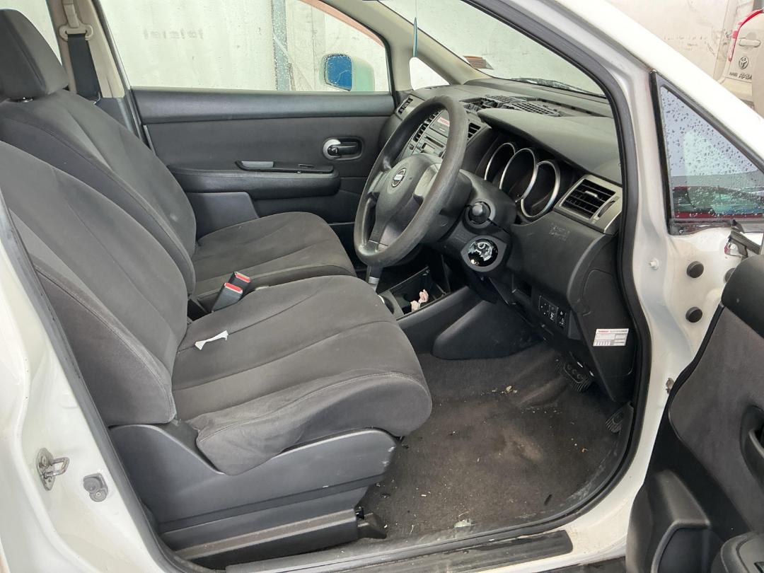 Photo '22' of Nissan Tiida Photo '22' of Nissan Tiida