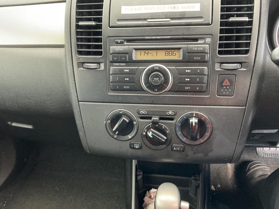 Photo '26' of Nissan Tiida Photo '26' of Nissan Tiida