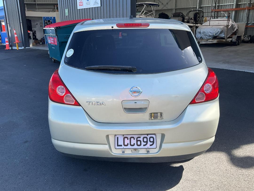 Photo '8' of Nissan Tiida Photo '8' of Nissan Tiida