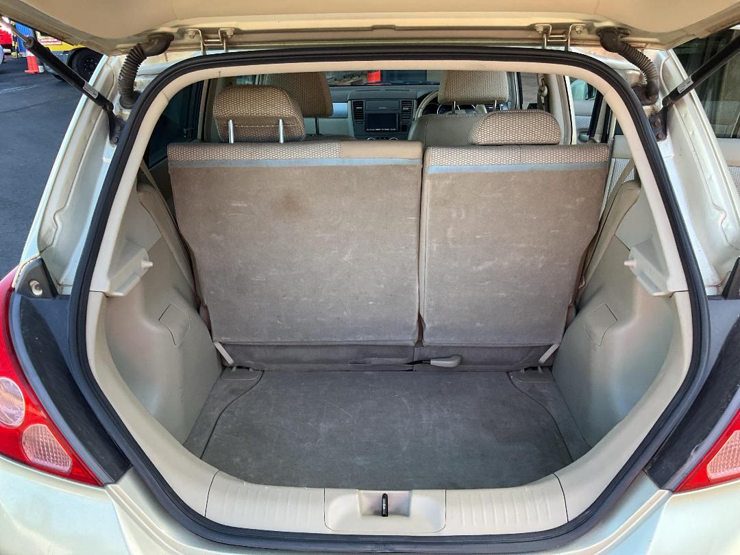 Photo '19' of Nissan Tiida Photo '19' of Nissan Tiida