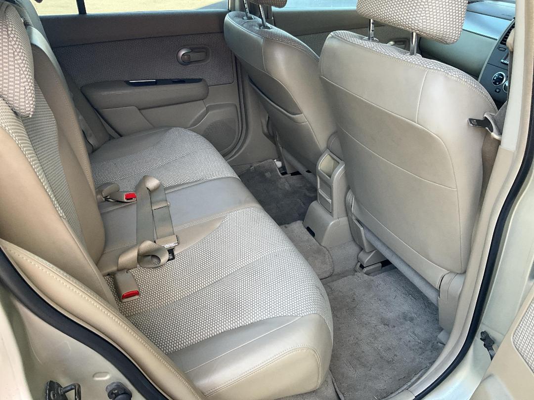 Photo '18' of Nissan Tiida Photo '18' of Nissan Tiida