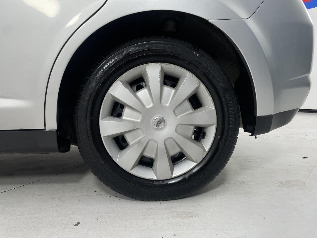 Photo '11' of Nissan Tiida Photo '11' of Nissan Tiida