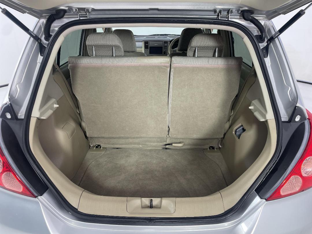 Photo '14' of Nissan Tiida Photo '14' of Nissan Tiida