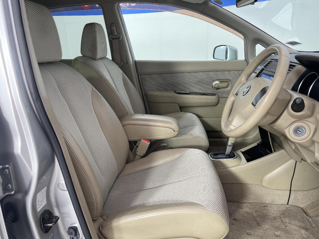 Photo '16' of Nissan Tiida Photo '16' of Nissan Tiida