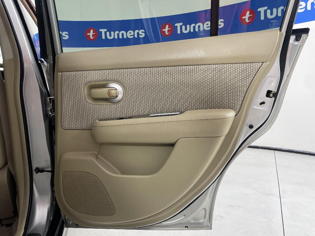 Photo '19' of Nissan Tiida Photo '19' of Nissan Tiida